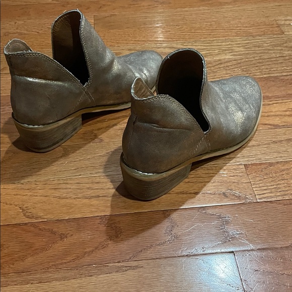 Women's Metallic Ankle Boots size 7 GUC - Picture 3 of 7